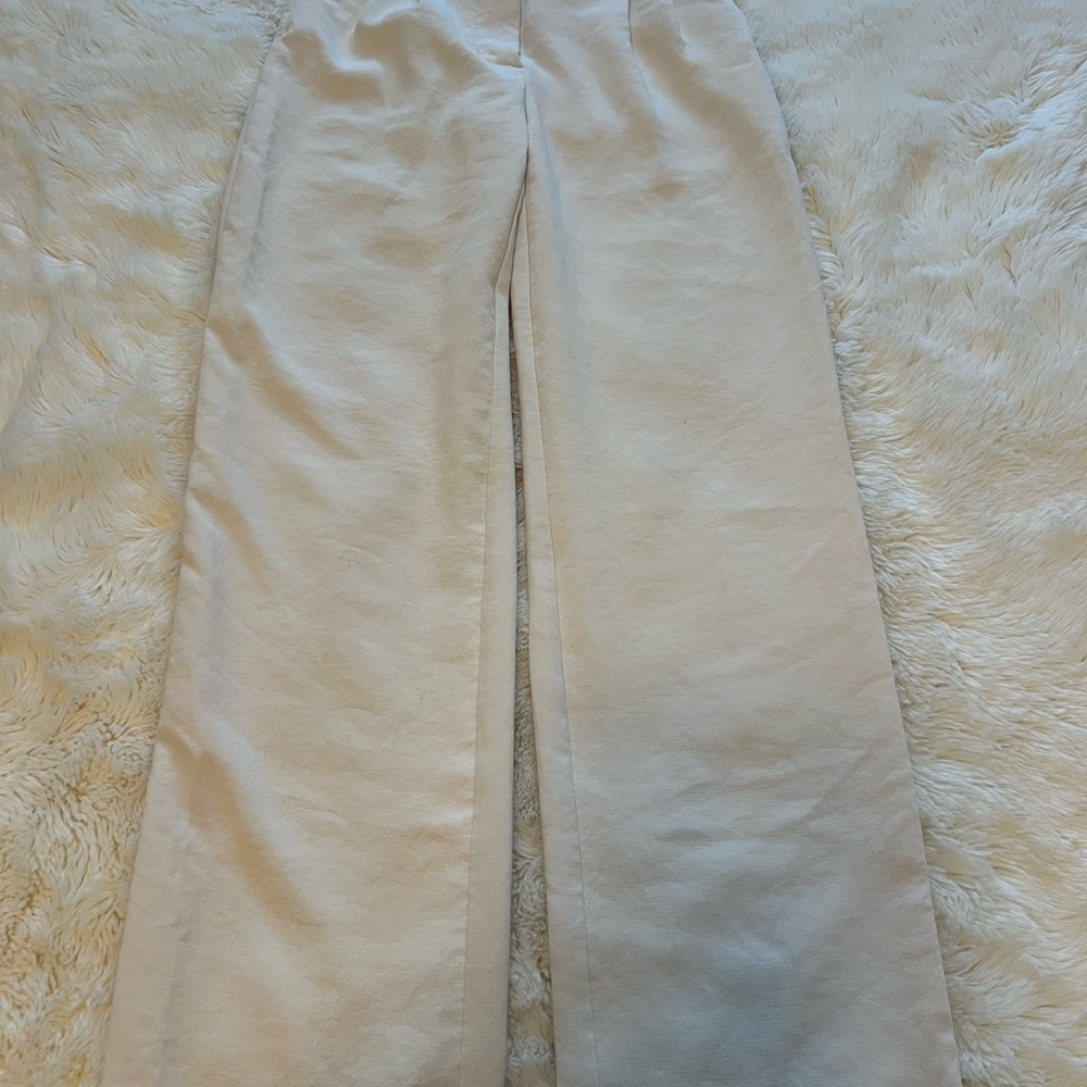 Aritiza Effortless pants in the color Light Birch
